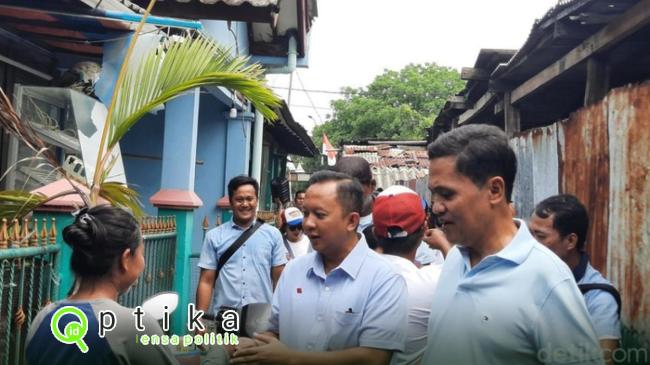 Kampanye Perdana Tkn Prabowo Gibran Bagikan Makan Siang Dan Susu