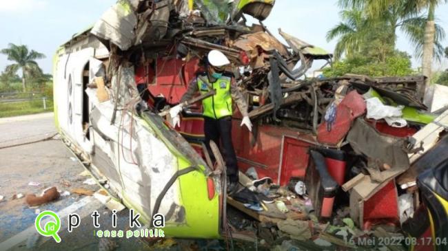 Diduga Sopir Bus Mengantuk, Begini Kronologi Kecelakaan Maut Bus ...