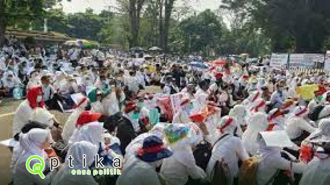 Honorer Nakes Gelar Unjuk Rasa Di Depan Gedung Dpr Ri Tuntut Soal Ini