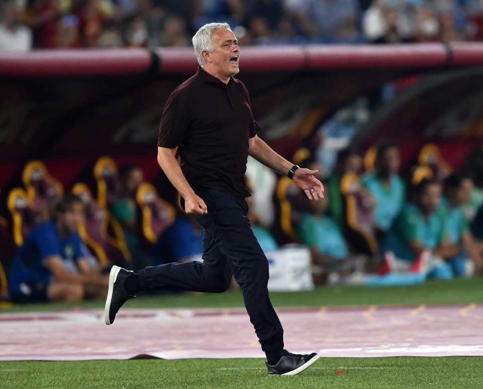 Catat 1000 Laga Jadi Allenatore, Mourinho Selebrasi Atas Kemenangan AS Roma