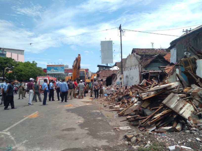 Pemkot Surabaya Eksekusi 15 Bangunan di Tanah Sengketa