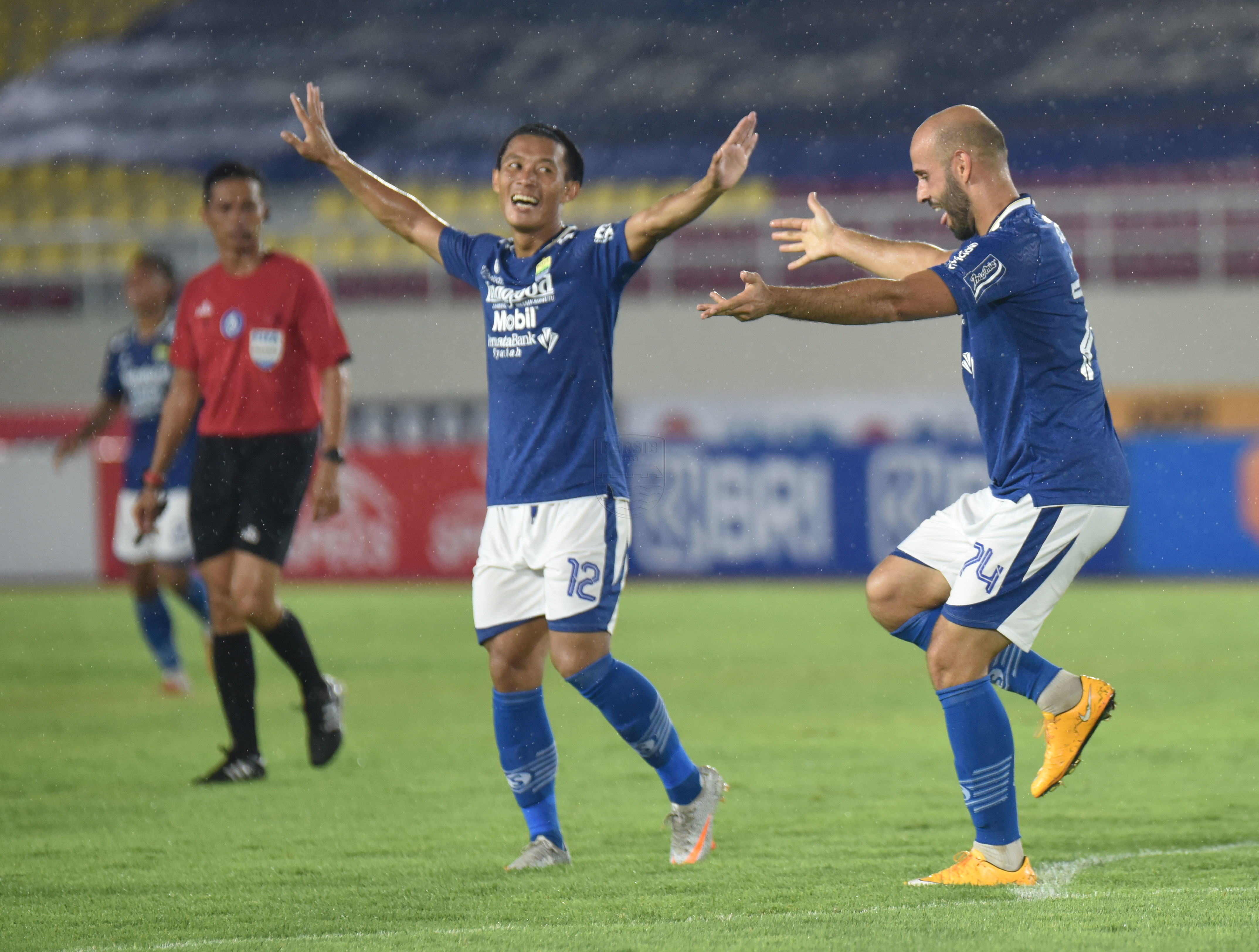 Perubahan Taktik di Babak Kedua, Bawa Persib Comeback