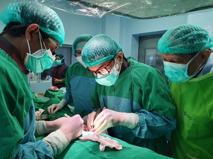 RS PHC Surabaya Berhasil Operasi Jantung dengan 2 cm Sayatan