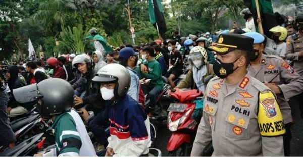 Bonek Lakukan Aksi Damai Tuntut Revolusi Sepakbola Indonesia