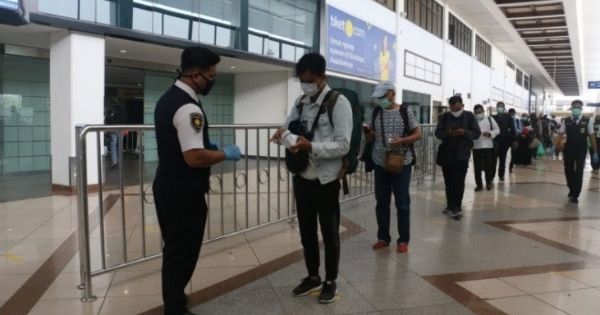 Cegah Varian Omicron, Pintu Masuk WNA dan Perjalanan Luar Negeri Diperketat
