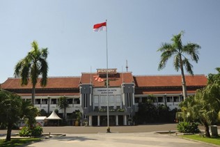 Hari Pahlawan, Warga Surabaya Diimbau Kibarkan Merah Putih dan Setel Lagu Nasional