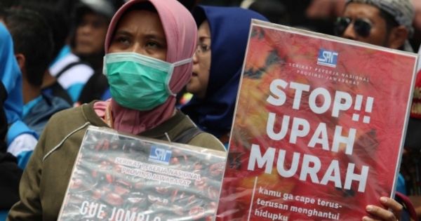 Pantauan Aksi Demonstrasi Serentak Tolak UMP di Berbagai Kota Indonesia