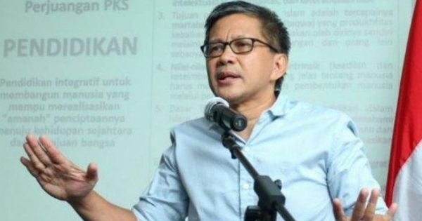 Rocky Gerung Bandingkan Rezim Jokowi dengan Soeharto