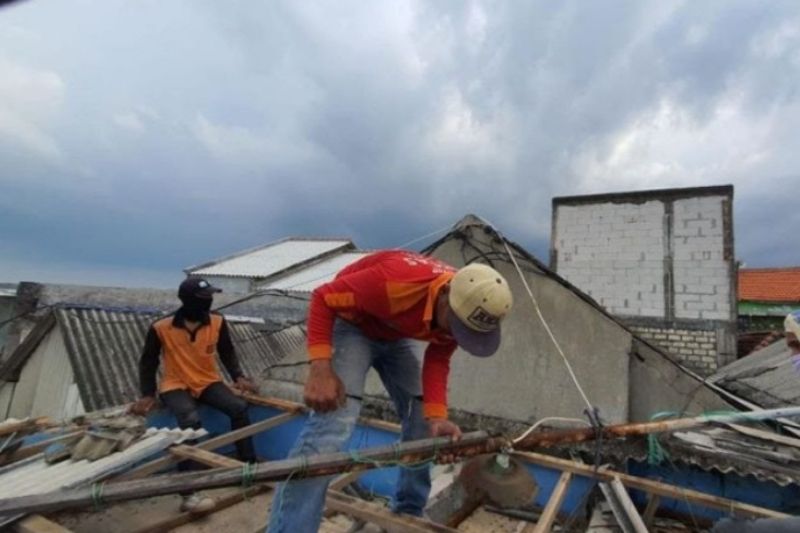 Terdampak Cuaca Ekstrem, Puluhan Rumah Diperbaiki Pemkot