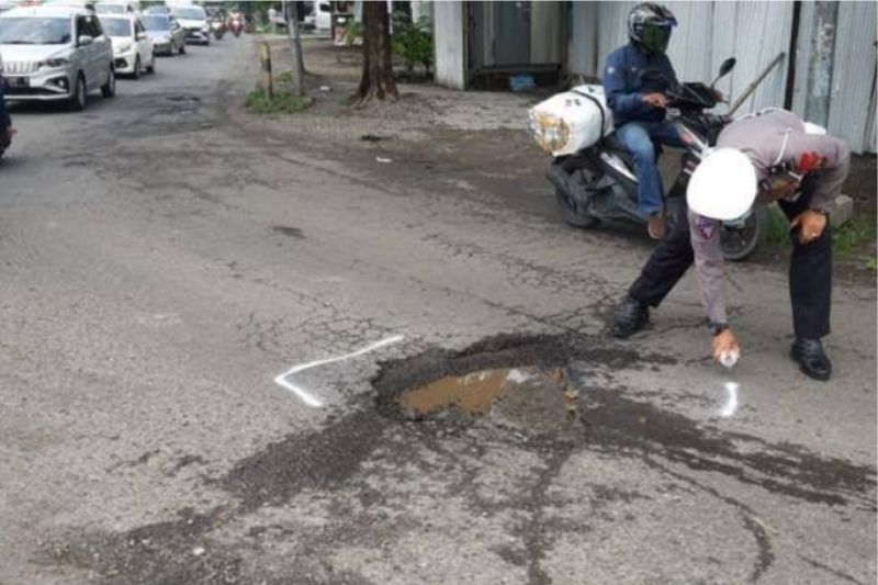 Ada Jalan Berlubang, Warga Bisa Lapor Lewat Aplikasi WargaKu