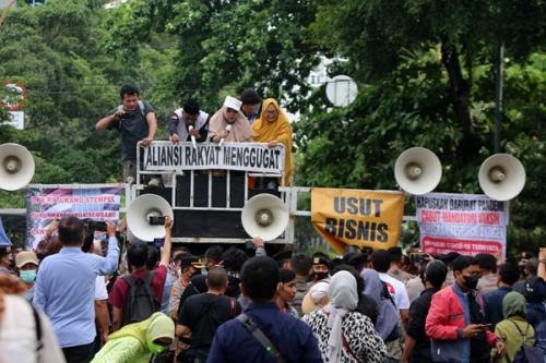 Aliansi Rakyat Menggugat Gelar Unjuk Rasa di depan Gedung KPK