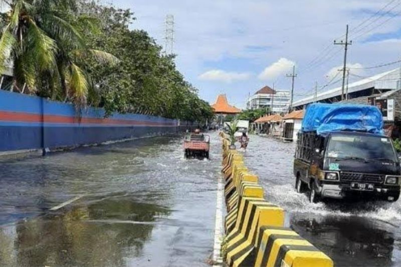 Armuji Minta Warga Awasi Saluran Air di Kawasan Padat Penduduk