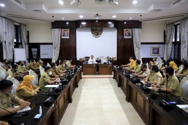 Atasi Anak Jalanan, Eri Minta Camat dan Lurah Berkolaborasi