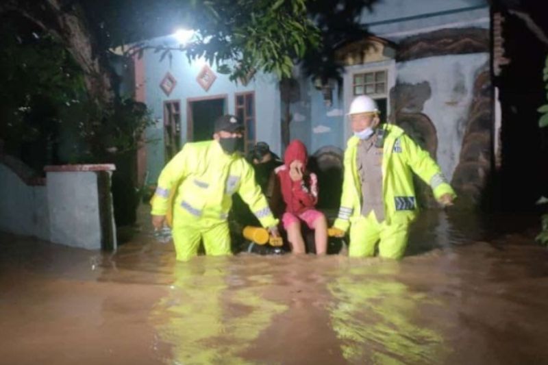 Banjir Genangi Empat Desa di Kediri, Warga Dievakuasi Sementara