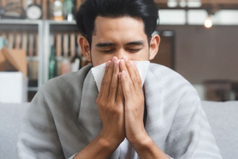 Kenali Perbedaan Gejala Omicron dengan Flu Biasa, Ini Bedanya