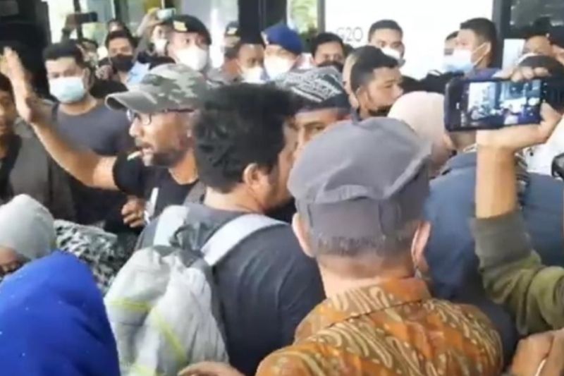 Massa Aksi di Depan Kemenkes Ricuh, Akan Berlanjut ke KPK