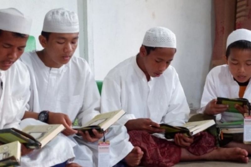 Menyiapkan Akal Sebelum Beragama