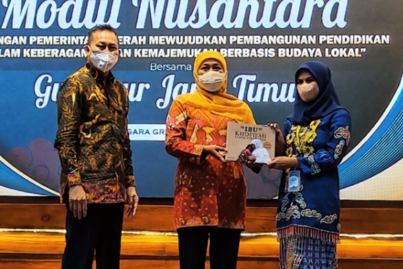 PMM-DN Unair Gelar Kelas Inspirasi, Khofifah Ingatkan Mahasiswa 'Bekerja Cerdas'