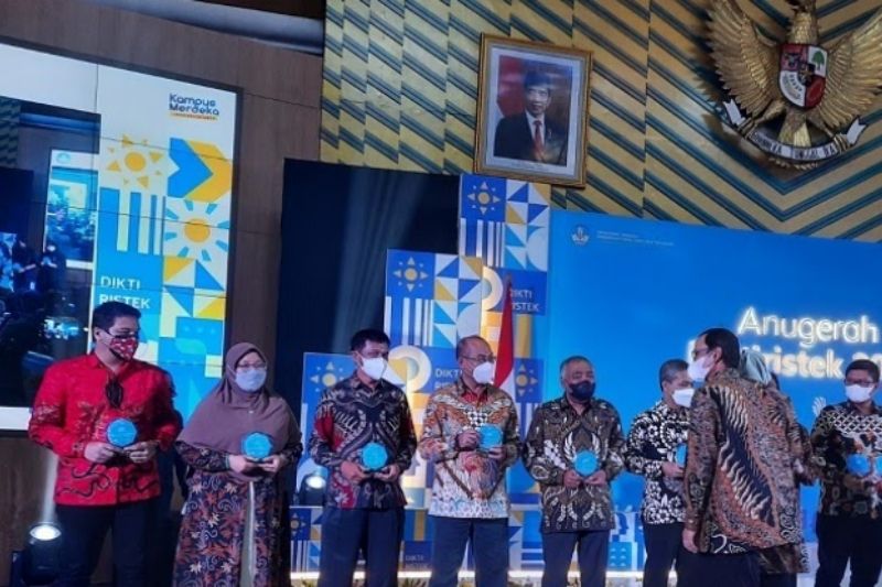 UM Surabaya Jadi Satu-satunya PTS Jatim Sabet Penghargaan Diktiristek 2021