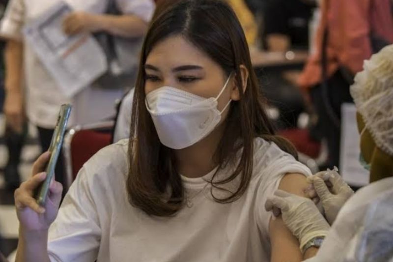 Kader Kesehatan Masyarakat di Surabaya Diberikan Vaksin Booster