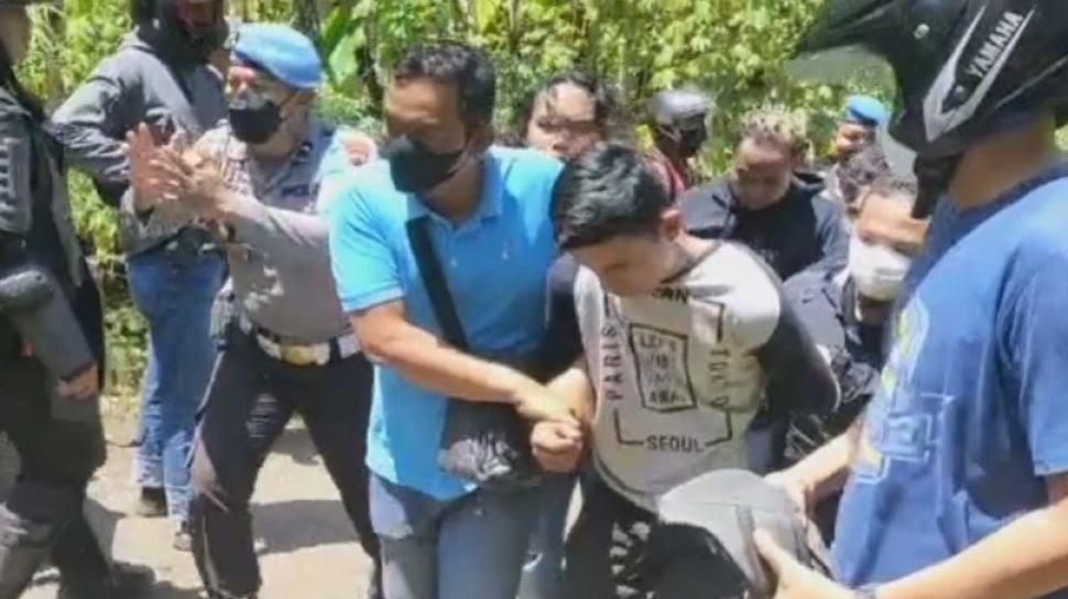 Rocky Gerung: Ada Persekongkolan Jahat di Balik Kisruh Lahan Desa Wadas!