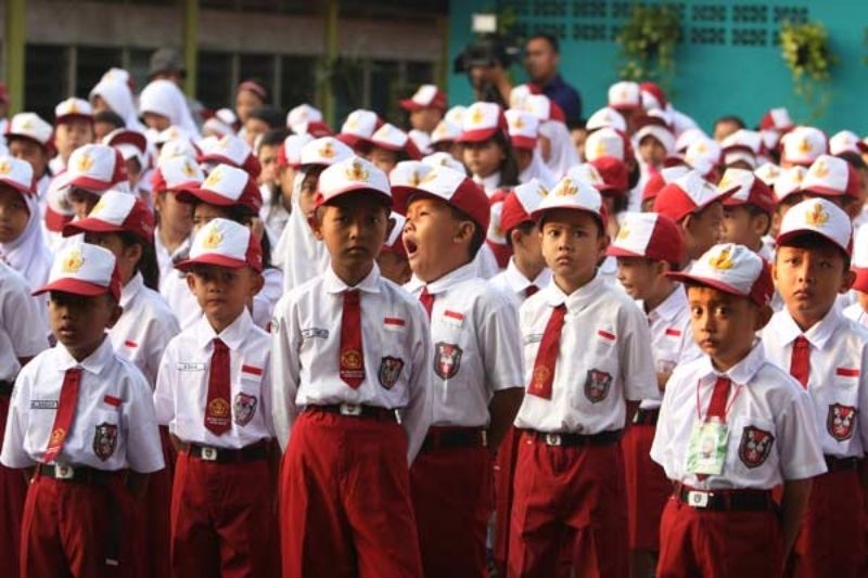 Komisi D Nilai Pengadaan Seragam Siswa MBR SD-SMP di Surabaya Belum Siap