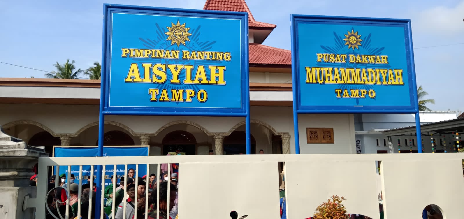 Papan Nama Kehormatan Muhammadiyah Tampo Berdiri Tegak Lagi!