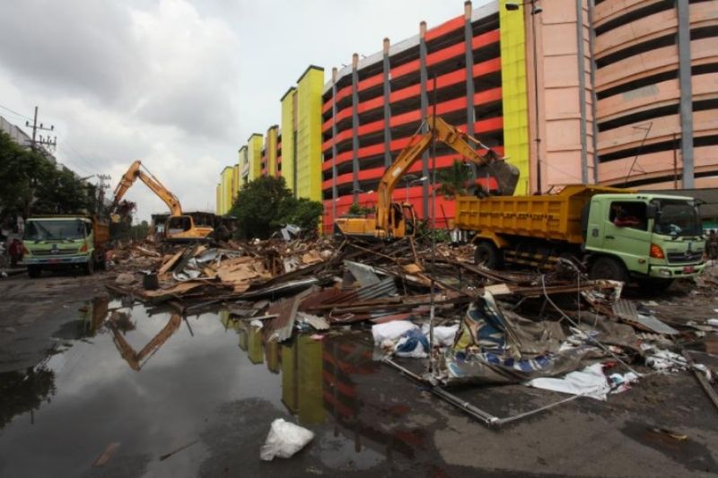 Pembongkaran TPS Pasar Turi Dilanjutkan, Barang Pedagang Disimpan di Gudang Tanjungsari dan Sememi