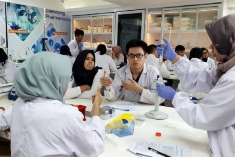 Pemkot Surabaya Siapkan 13 Ribu Beasiswa SMA dan 3 Ribu Beasiswa Mahasiswa
