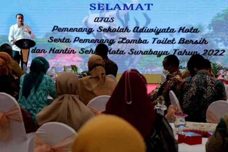Puluhan SD-SMP di Surabaya Dapat Penghargaan Adiwiyata dan Lomba TBKS