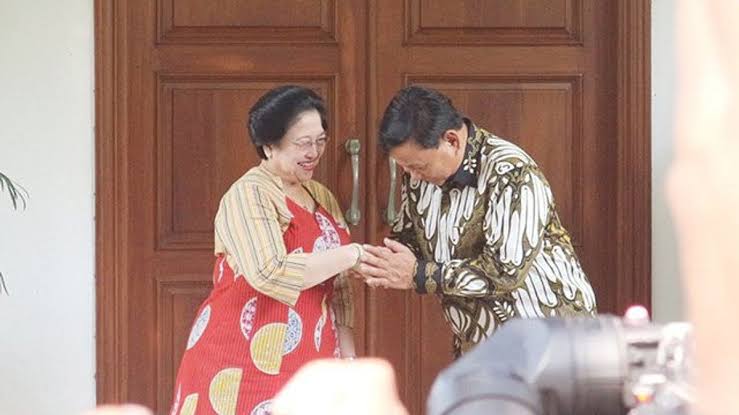 Singgung Perjanjian Batu Tulis, Rocky Sebut Megawati Utamakan Prabowo