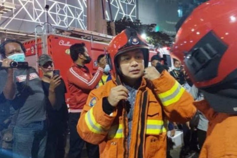 Eri Cahyadi Ikut Pantau Lokasi Kebakaran TP 5