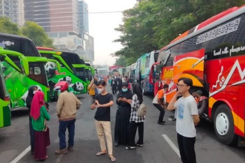 Gubernur Khofifah Berangkatkan Mudik Gratis 2022 Jatim, 100 Bus Siap Antar ke Kampung Halaman