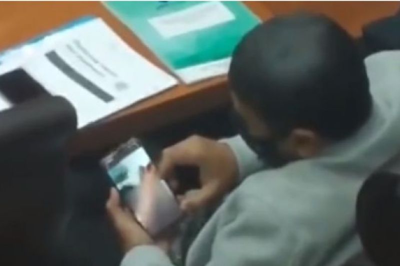 Kepergok Nonton Video Porno Saat Rapat DPR, PDIP Sebut Harvey Malaiholo Dijebak