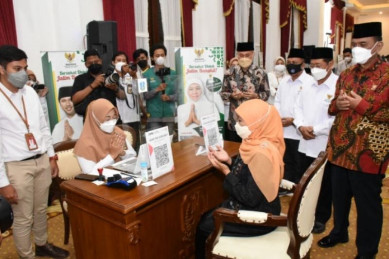 Khofifah Imbau ASN Jatim Salurkan Zakat Tunai dan Non Tunai ke Badan Amil Resmi