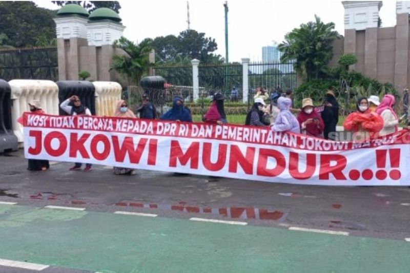 Lakukan Aksi 21 April, Emak-Emak Minta Presiden Jokowi Mundur!