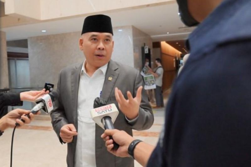 Mahendra Siregar Jadi Ketua OJK Baru, Komisi XI: Diharapkan Mampu Lindungi Kepentingan Konsumen