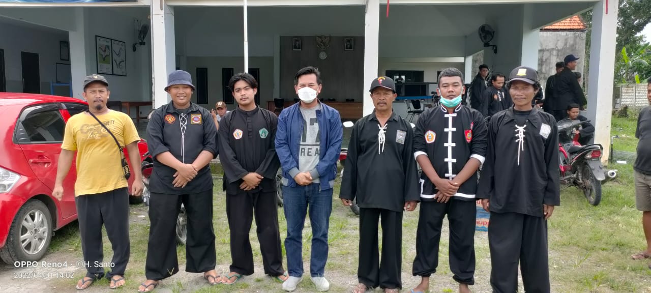 Perguruan Silat dan Pemerintah Desa Tejoasri Gelar Bersih-bersih Lingkungan Desa