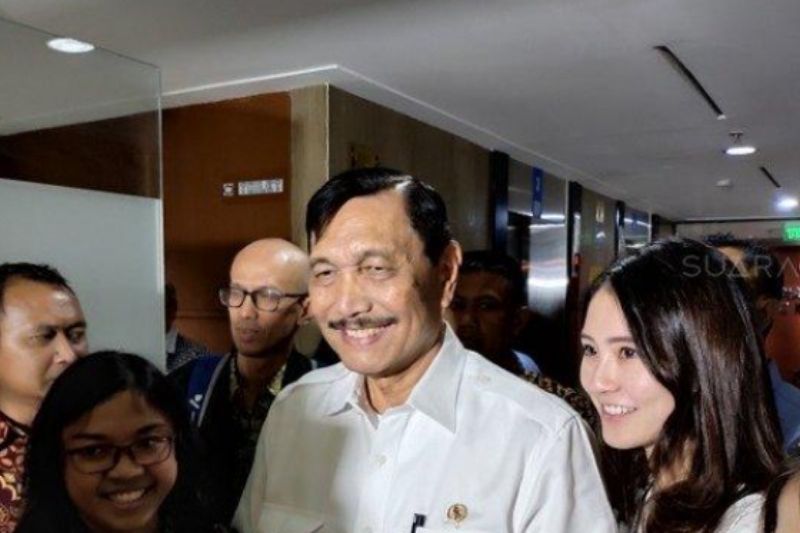 Sebut Tak Pernah Usulkan Jokowi 3 Periode, Luhut Sanggah Pernyataan BEM UI di Tengah Aksi