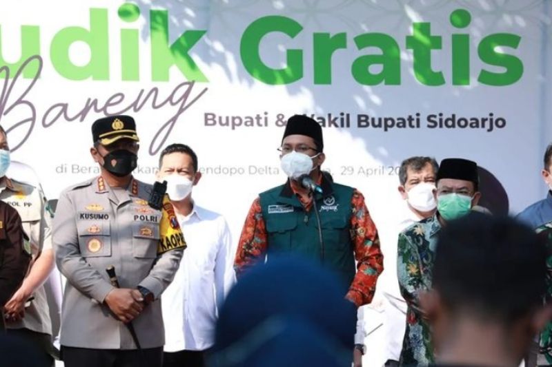 Sediakan Fasilitas Mudik Aman dan Nyaman  Gus Muhdlor Berangkatkan 20 Bus Mudik Gratis 