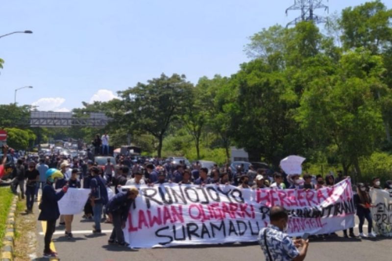 Sempat Blokade Suramadu, Mahasiswa di Bangkalan Tuntut Penyelesaian Masalah BMBM dan Kenaikan Bapok