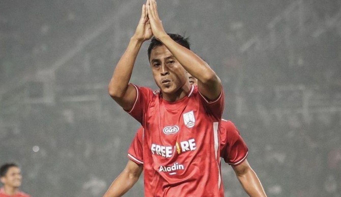 Dua Gol Samsul Arif Bawa Persis Pecundangi Persebaya di Kandang