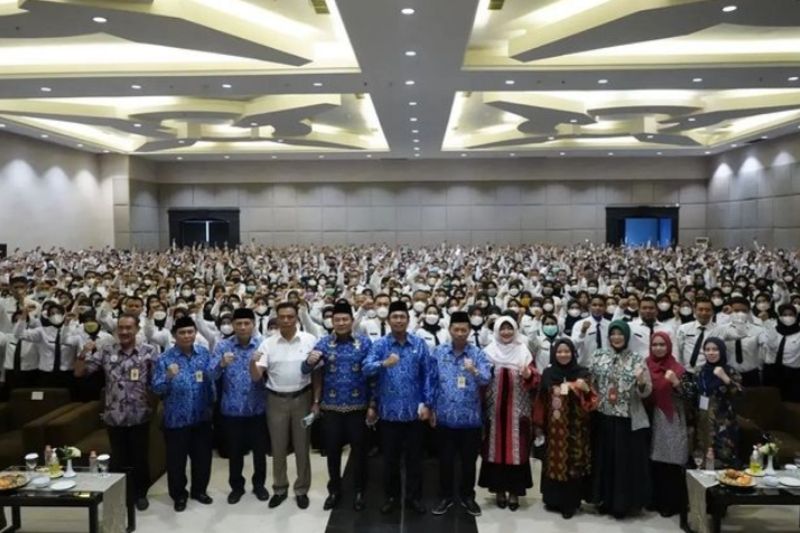 Gus Muhdlor Serahkan SK 1.248 Guru PPPK, Optimis Peningkatan Kualitas Pendidikan di Sidoarjo