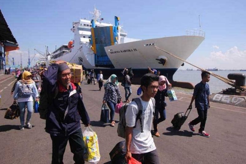 Penumpang di Pelabuhan Tanjung Perak Naik 306 Persen