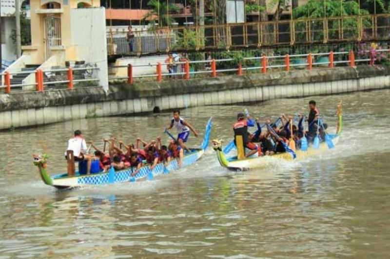 Semarakkan HJKS Ke 729, Pemkot Gelar Lomba Dayung Perahu Sampan