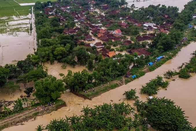 Susul Semarang, Demak juga Banjir Rob! Netizen Sindir Keras Ganjar Pranowo