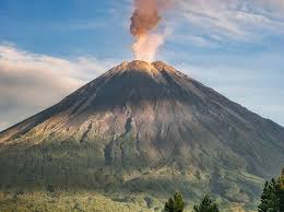 Gunung Semeru Masih Berstatus Siaga, Potensi Bahaya Masih ada