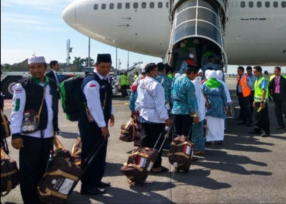 Jamaah Haji Gelombang 2 Embarkasi Surabaya Diberangkatkan