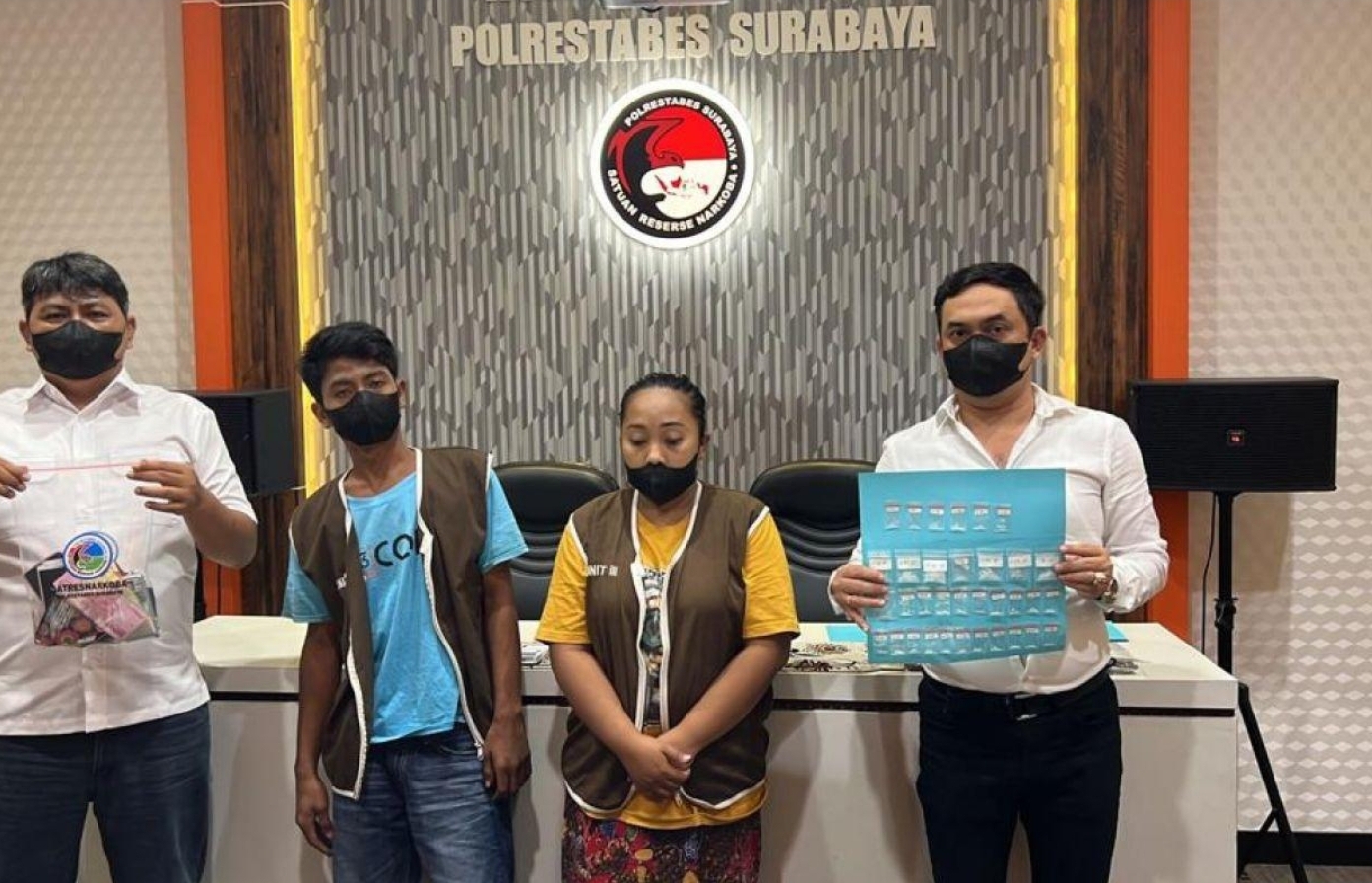Polrestabes Surabaya Ringkus Kakak Beradik Pengedar Sabu