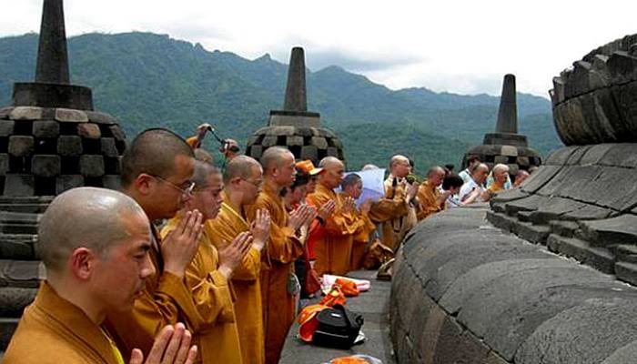 Tiket Mahal, Biksu Sri: Rakyat kecil Sampai Meninggal Tak Akan Mampu Naik ke Atas Candi